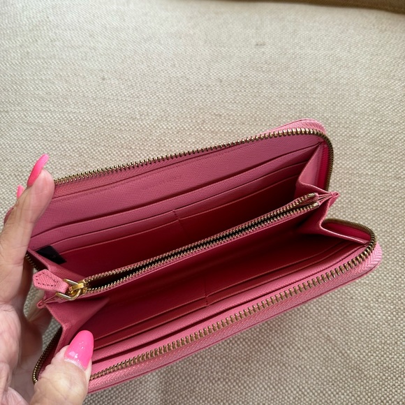 PRADA Zip around Peony Pink Saffiano Bow Wallet. - Picture 5 of 14